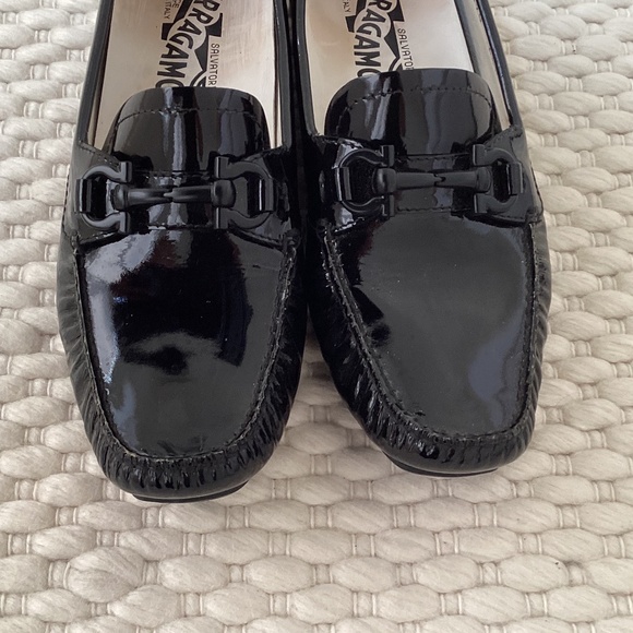 Salvatore Ferragamo Womens Patent Leather Black 6.5 Driver Moccasin Shoe Gancini - Picture 4 of 10